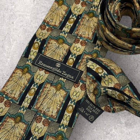 ERMENEGILDO ZEGNA Gray/Beige Geometric Art Silk LUXURY Tie ITALY - Picture 5 of 7